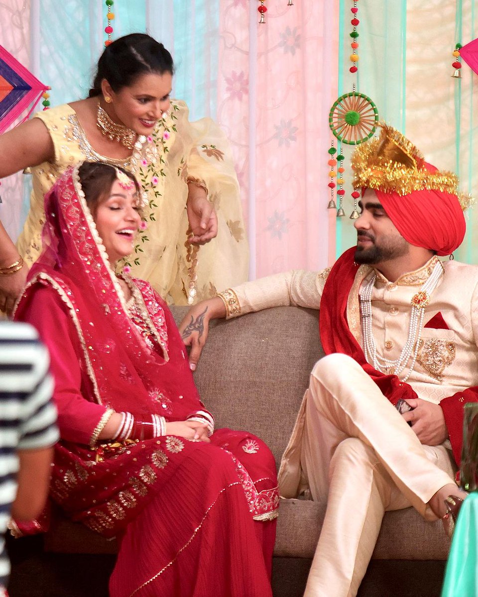 RealKhabriBhai's tweet image. Boss Lady #RubinaDilaik in Sohni Punjaban avatar on the sets of her upcoming film Chall Bhajj Chaliye