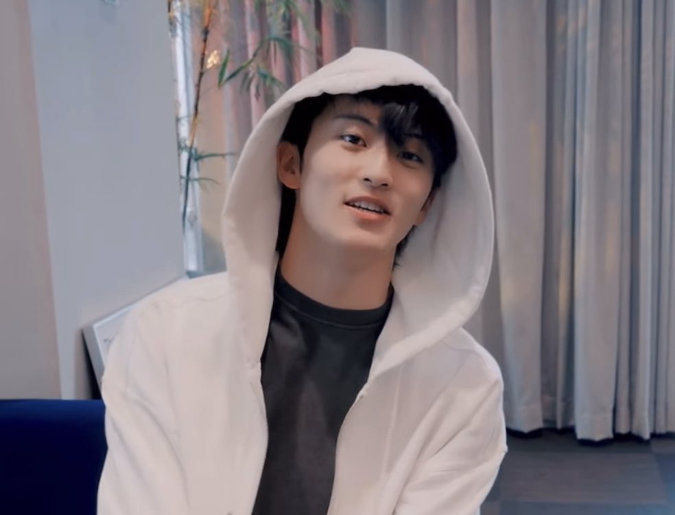 LOOKSMKL's tweet image. 🤍