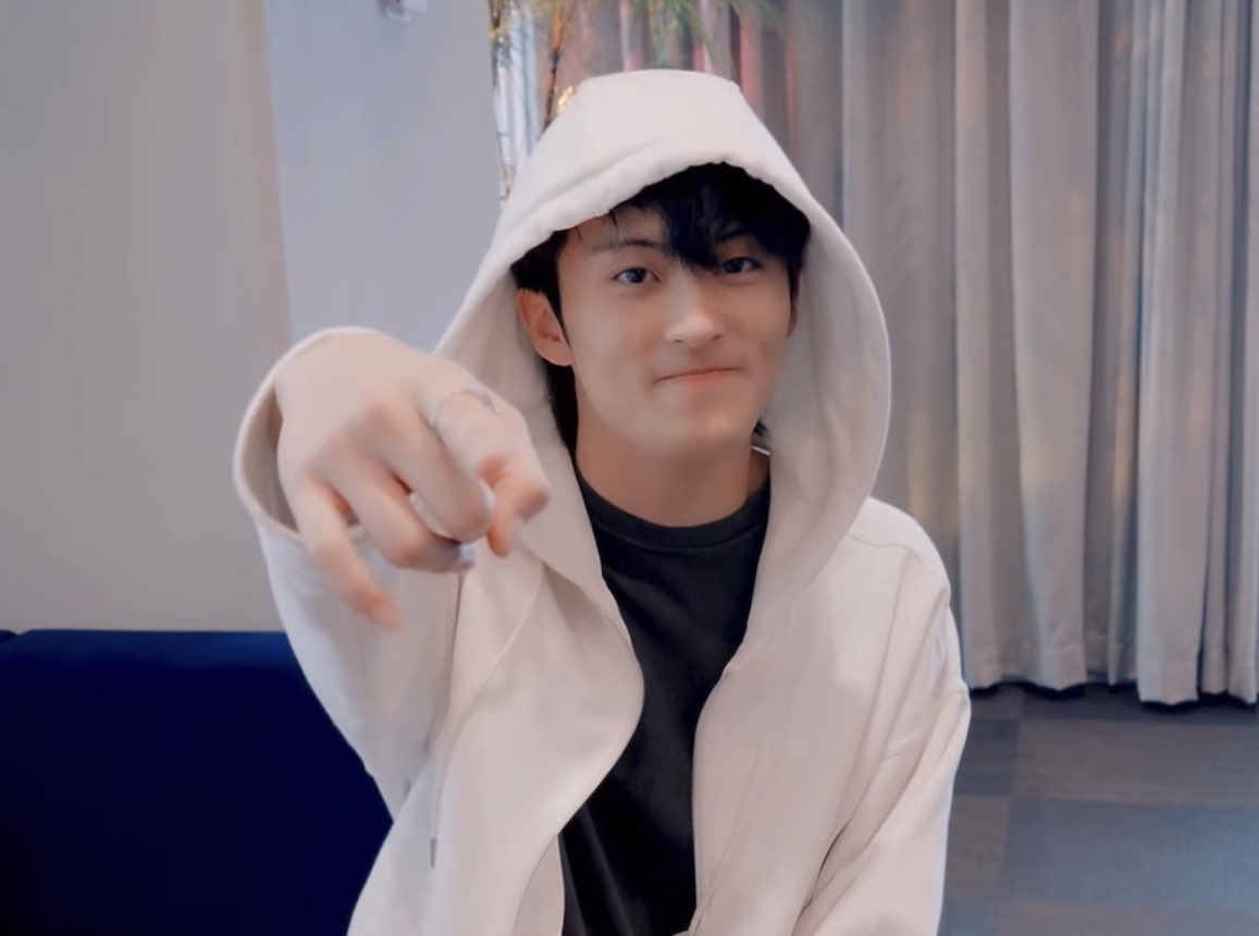 LOOKSMKL's tweet image. 🤍