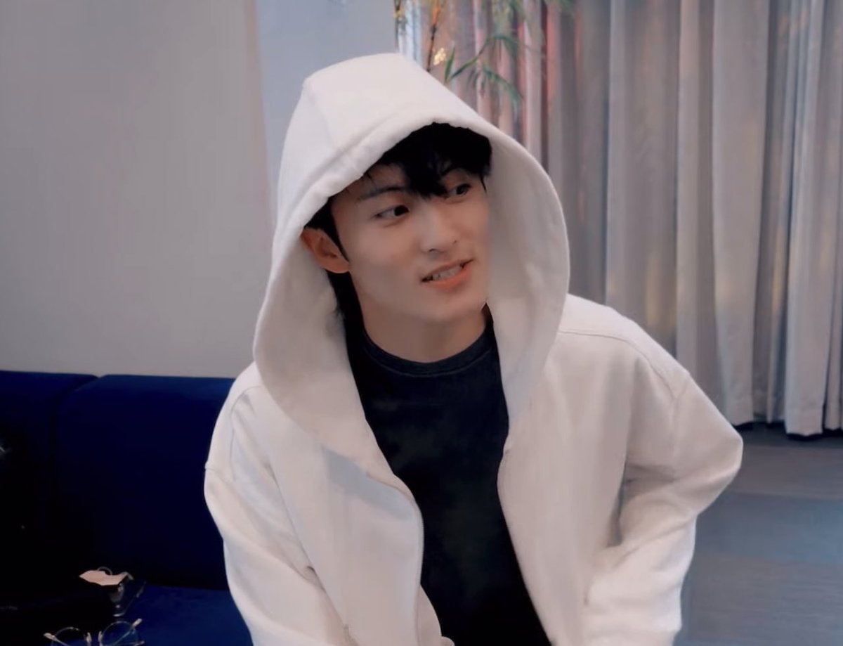 LOOKSMKL's tweet image. 🤍