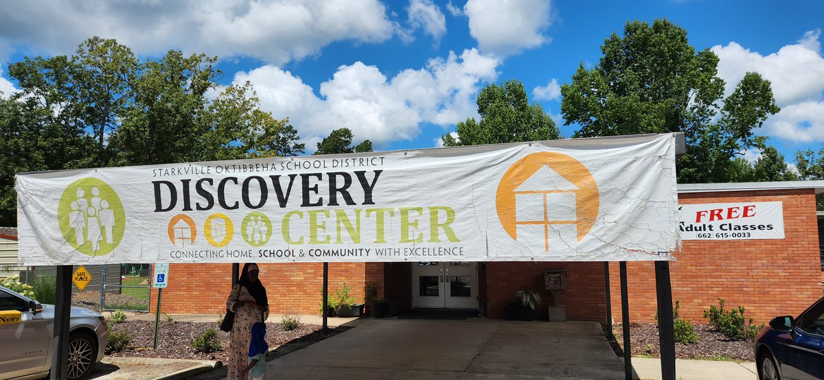 2 of 100 Acts of Service: Chris Berena is volunteering his time to Starkville Strong every week. This week he was tasked with delivering clothing donations to the Discovery Center! Rotarians like Chris are exemplify the Service Above Self Attitude in our community!
