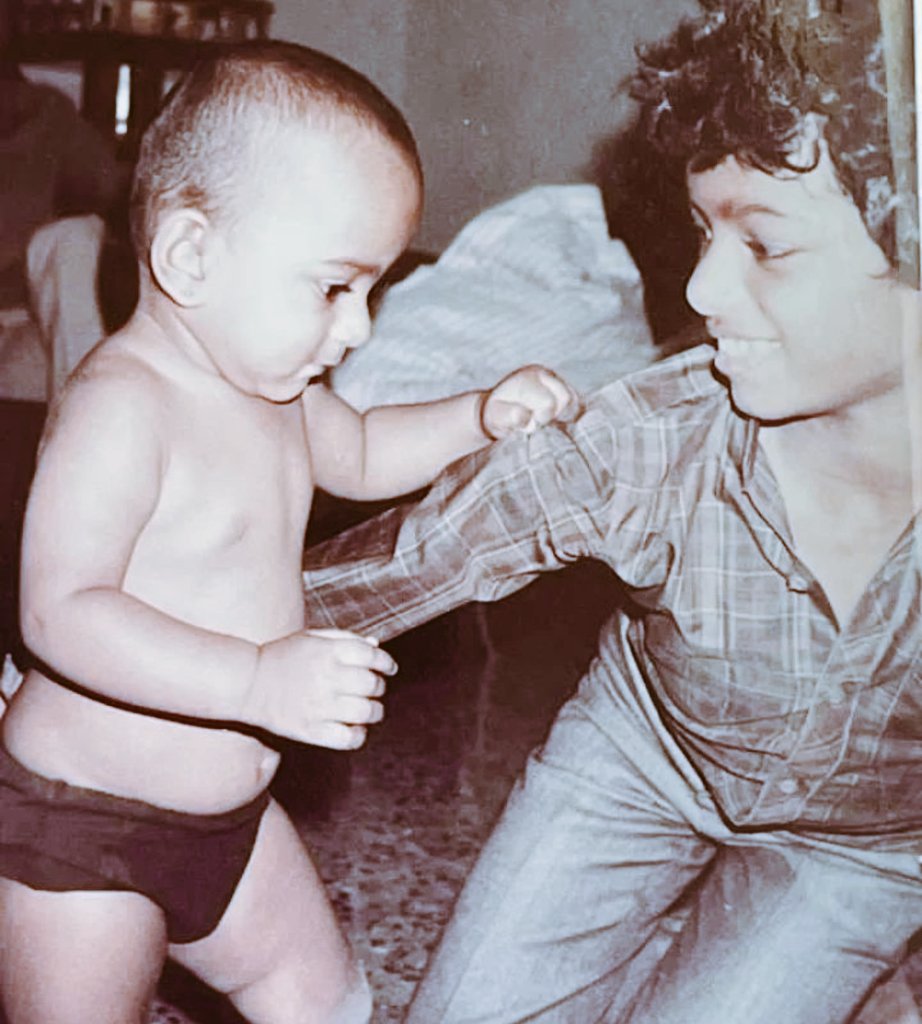 Abiiioffl__'s tweet photo. Can you guess this little one ??

#Leo @actorvijay https://t.co/em05IEI5IE