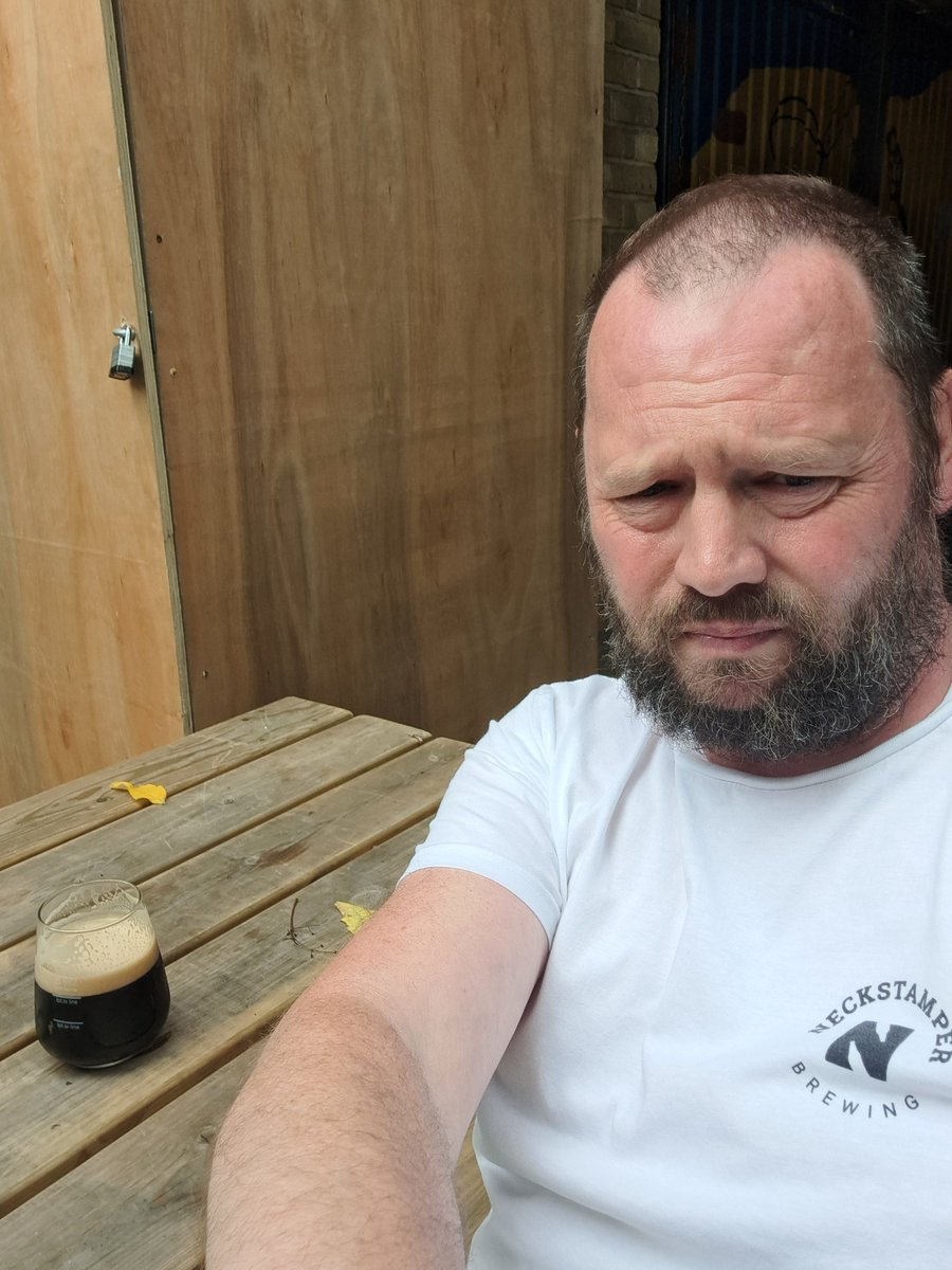Rocking my <a href="/neckstamper/">Neckstamper Brewing</a> t-shirt <a href="/mashpaddleuk/">Mash Paddle Brewery ✊🏼🍺</a> and drinking Tonkoko by <a href="/brewyorkbeer/">Brew York</a>.