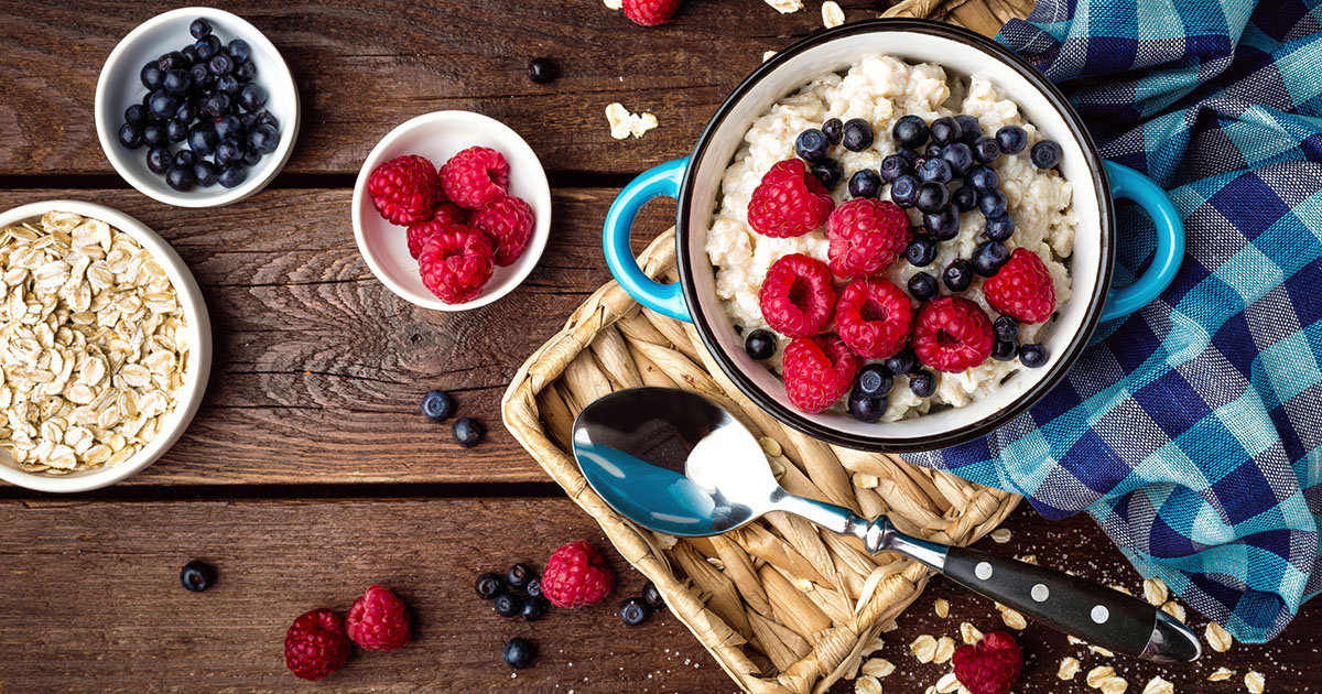 NutrReviews's tweet photo. Did you know? Oats, including the soluble fiber beta glucan, can have a positive effect on the perception of #satiety. Learn more with @NutrReviews
https://t.co/KJzdwG6E9q 

#oats #fiber #DietaryFiber #SolubleFiber #oatmeal #appetite #diet #WholeGrain #WholeGrains #nutrition https://t.co/Kn6DEvDvHl