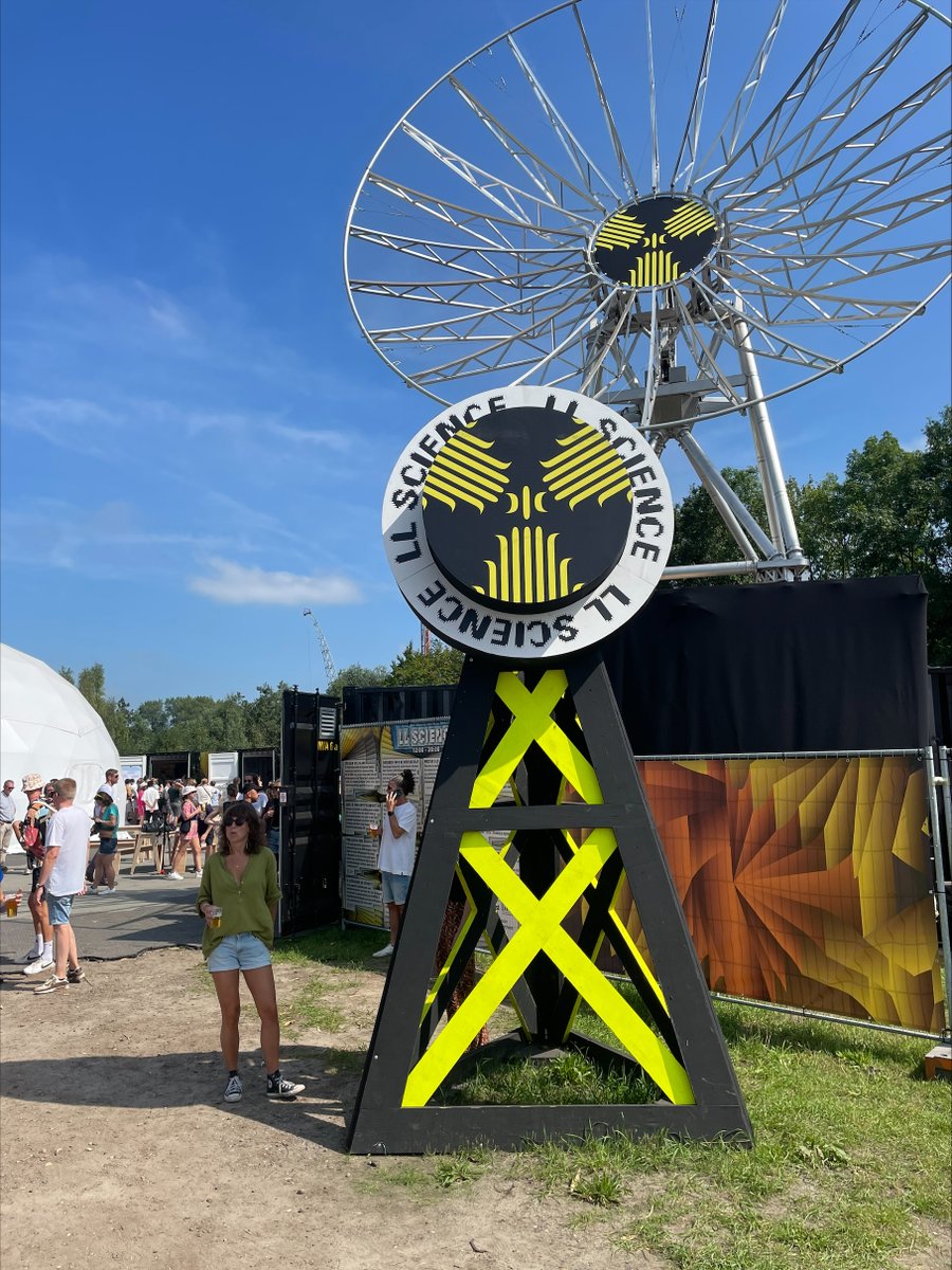 dsmfirmenichNL's tweet image. Culinair Cellulair op Lowlands Science. Ontwerp digitaal je toekomstproof gerecht. Geïnspireerd op je eigen creatie, proef je ter plekke de lekkere, voedzame en duurzame plantaardige producten van @dsm-firmenich. Zo brengen we vooruitgang tot leven. Kom kijken! #LLFest #LL23