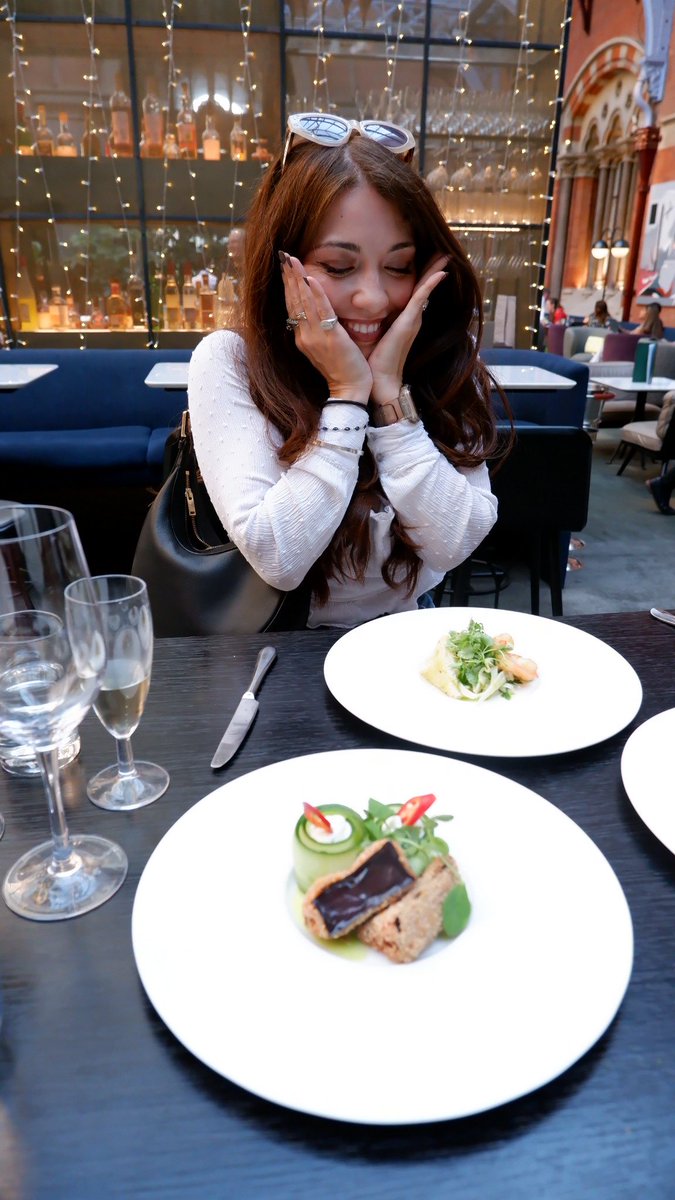 The face of the girl who has landed the commission of DREAMS - I’m working with @timeoutlondon to update their list of best Japanese restaurants in London! 

Any suggestions? Leave a comment below or DM! Xxx #prrequest #journorequest