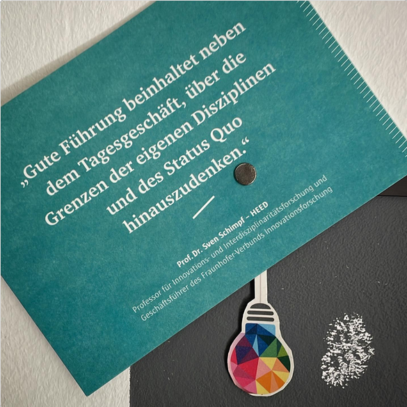 svenschimpf's tweet photo. Im F+X Podcast gesagt - von Team der Karl Schlecht Stiftung zum Jubiläum in eine Postkarte übertragen...kurz: zukunftsfähige Führung braucht Innovation! https://t.co/qF7Lcem5qO