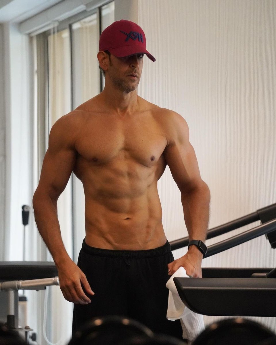 Hrithik Roshan tweet media