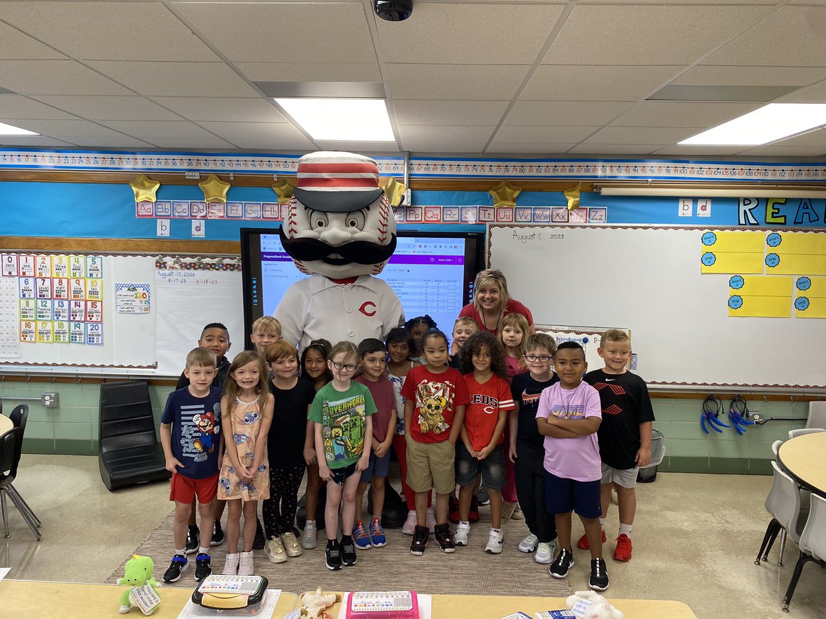 Welcome back Sharpsburg Elementary and Primary! Our friend Mr. Redlegs came back though 45212 to welcome the Bulldogs back!

Let’s make the 2023-24 school year a great one! Learn. Dream. Lead. #WeAreNorwood