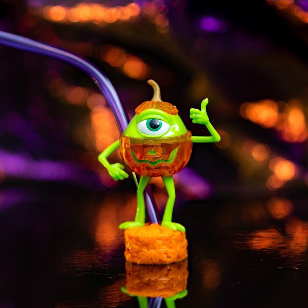 aperfectpumpkin's tweet photo. The Halloween food coming to Disney Land 😍 https://t.co/8KnTQM1WmS