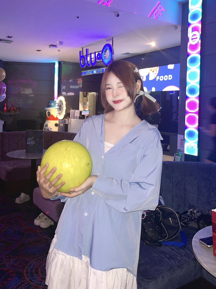 Jane_SoraSora's tweet photo. 💗มาโยนโบว์ลิ่งกัน🎱
.
สนุกสุบๆ แถมอาหารอาหย่อยยยยยย 🥘
กระซิบว่า ผัดไทอร่อย5555🤓
แล้วต่อด้วยคาราโอเกะกันด้วย🎶🎵🎤
.
คัยอยากมาสนุกกับเพื่อนๆ แนะนำ Blu-Oเลยคับ✨
#bluofriends #bluo
#JaneSoraSora #ジェーンソラソラ
#SoraSora #Idol #thaiidol https://t.co/B5EtCXD18J