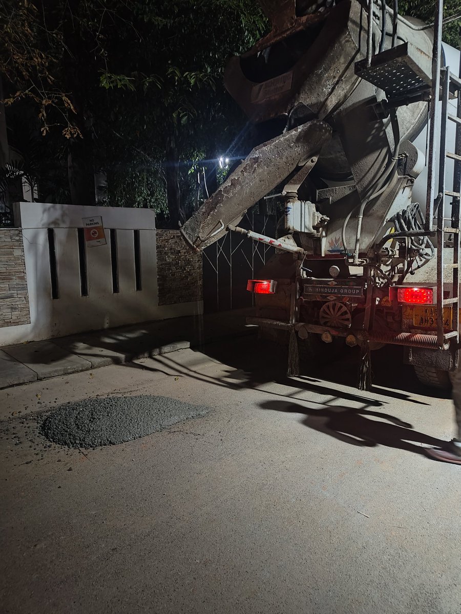 arif2299's tweet photo. @east_bengaluru @siddaramaiah @DKShivakumar @osd_cmkarnataka These photos of the Mid night when we were putting the concrete on the pot holes.

Again it's from our personal funds, not from any members/ govt.

Let @siddaramaiah @osd_cmkarnataka @DKShivakumar be busy in freebies from our Tax, soon people will come on roads if you not work. https://t.co/z3PKAhqHRQ
