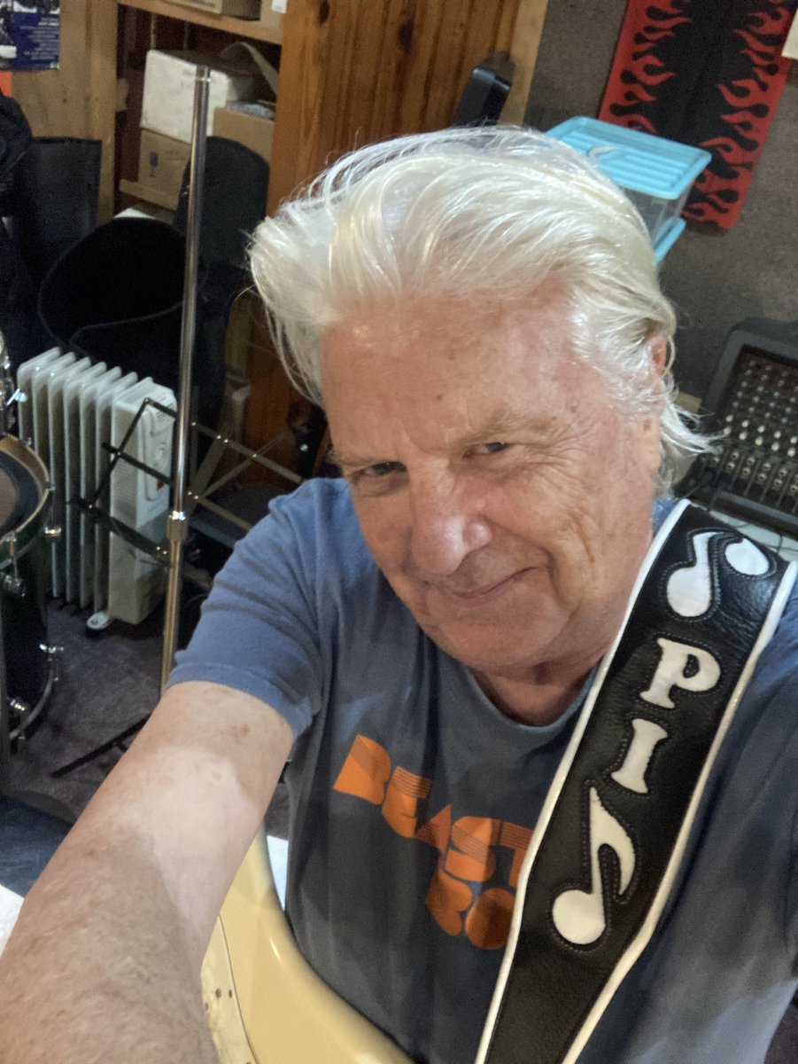 patirwinmusic's tweet photo. More from the PI Power Trio rehearsal. We’ll be at Sunny’s on Aug 31, 8 & 9:30. Sunny’s is one of the all time championship music spots in the city. Come hang. @RH_SunnysBar #pipowertrio https://t.co/gKSvfsrxor