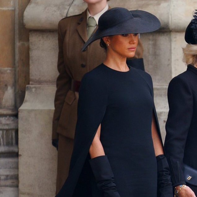 ❤️🌟 Perfection !
   This is my style of hat.
#EmpressMeghan
#SquadHatDay