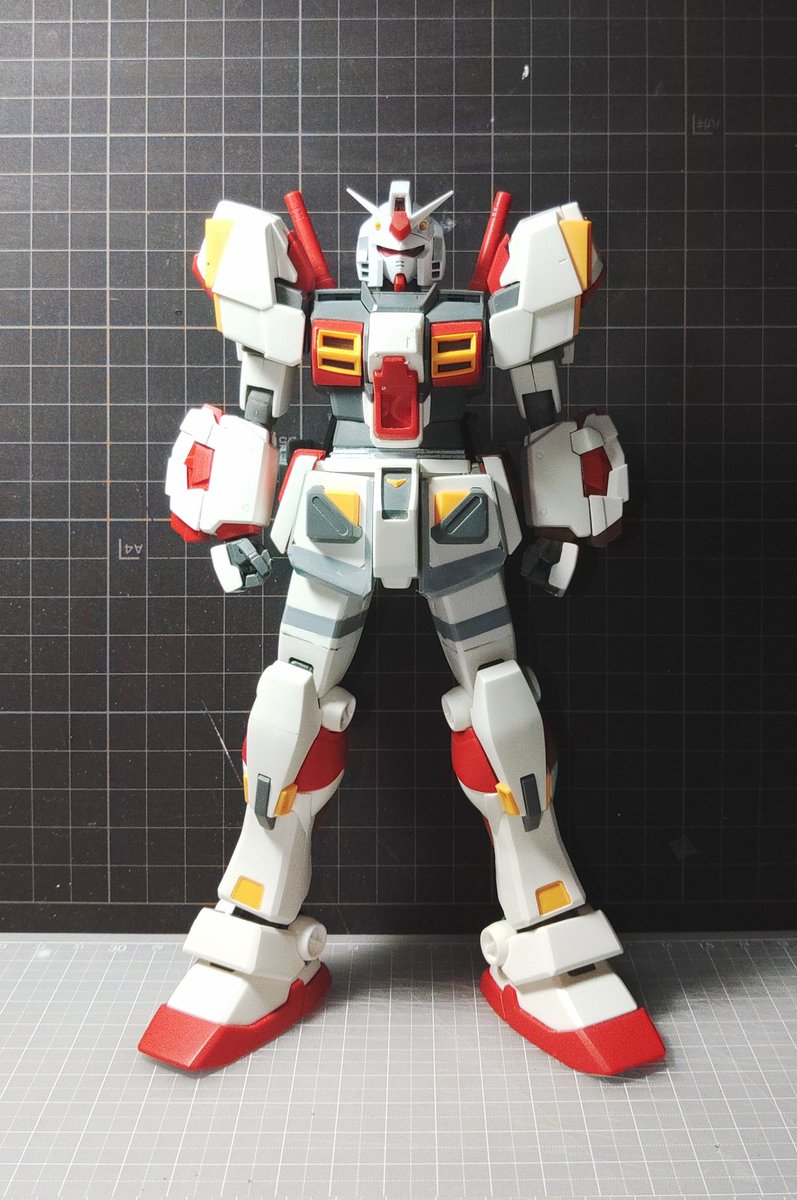 BuchiMA2's tweet image. MG ガンダム5号機、久しぶりの投稿になりますね、太ももを左右0.5㎜幅増し、肩の増加スラスター2㎜延長、股間ガードや膝の辺りを製作したり等(何回か作り直してますが、、、)まだまだざっくりですが少しずつ進んでいます。
