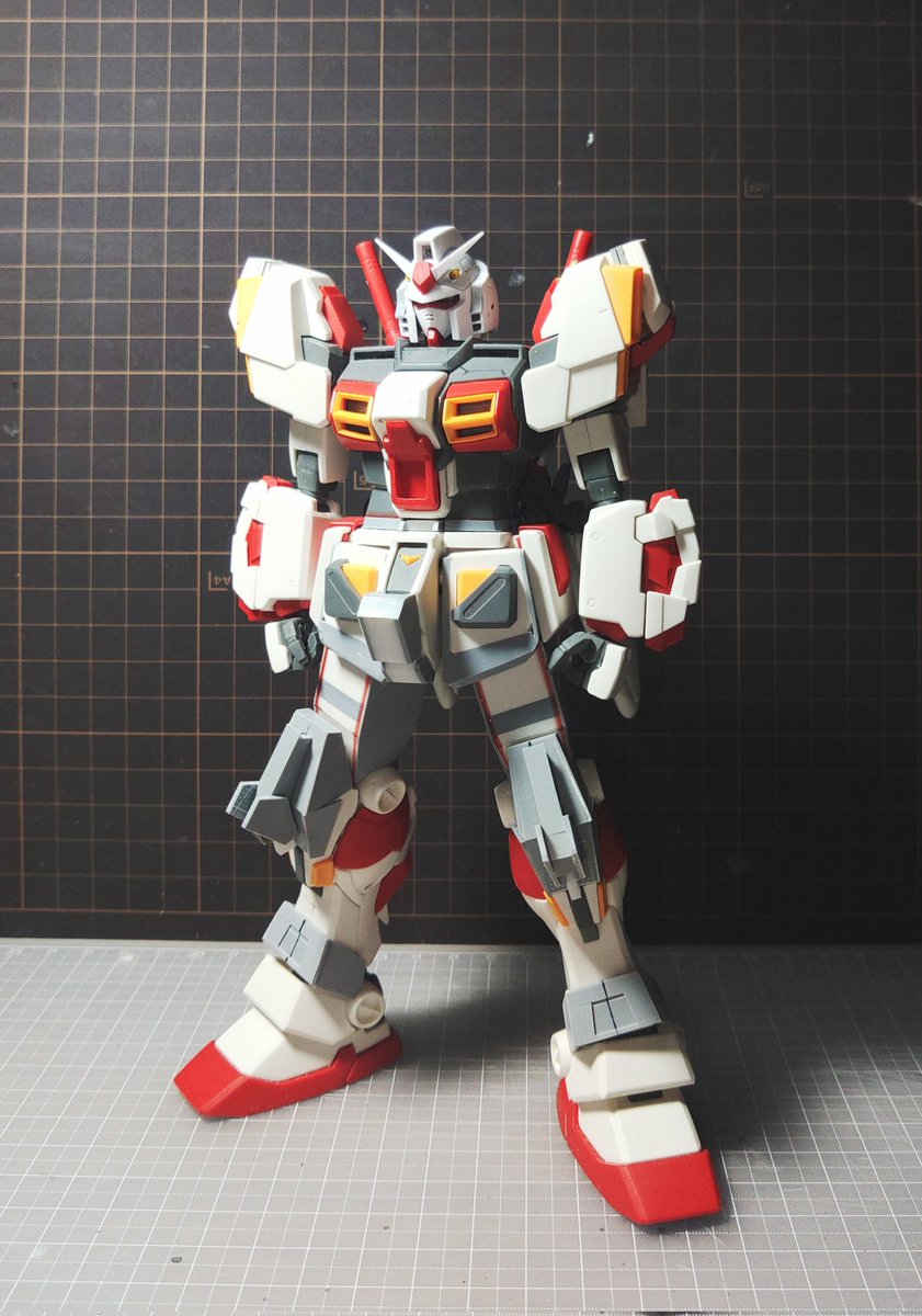 BuchiMA2's tweet image. MG ガンダム5号機、久しぶりの投稿になりますね、太ももを左右0.5㎜幅増し、肩の増加スラスター2㎜延長、股間ガードや膝の辺りを製作したり等(何回か作り直してますが、、、)まだまだざっくりですが少しずつ進んでいます。