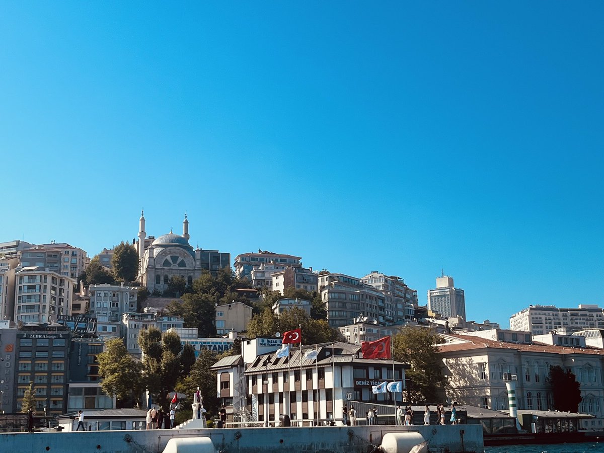 011195noanoa's tweet photo. ボスフォラスかいきょおおおおお!
Hugged by #bosphorus ! #bosphorous #ボスフォラス海峡
#travel #trip #travelphotography #traveltheworld #旅行 #旅 #turkiye #turkey #istanbul #トルコ #トルコ旅行 #イスタンブール #イスタンブール旅行 https://t.co/FOMwByQ6bu
