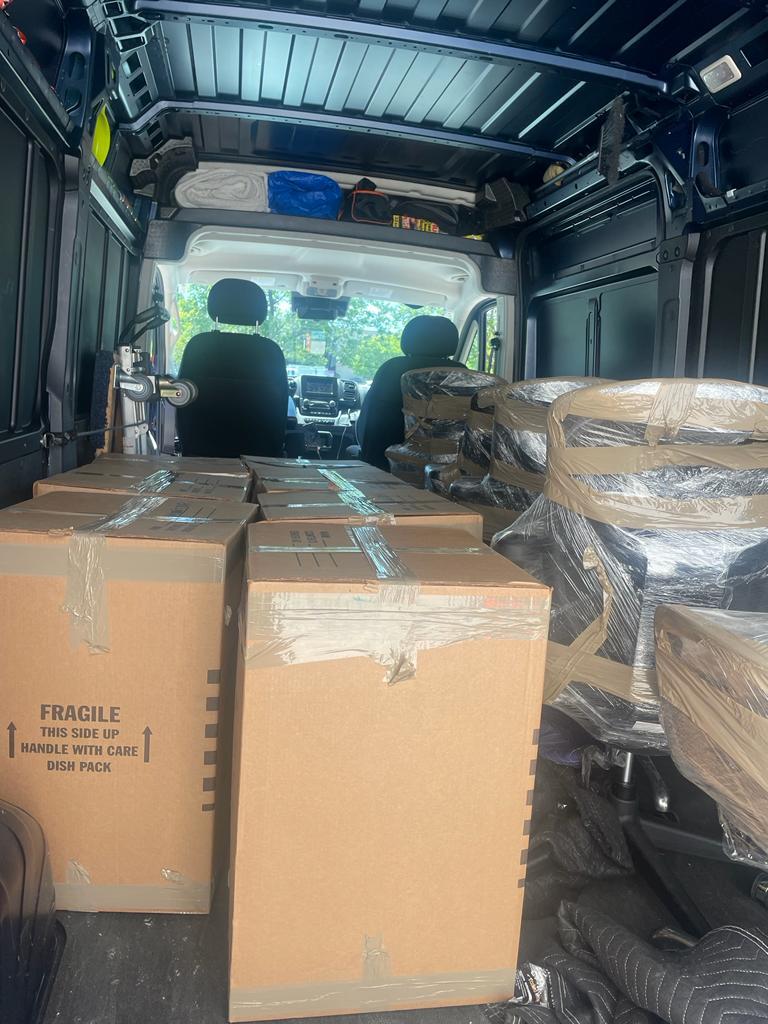 MuvitCA's tweet photo. We’re proud to have helped our client move their office equipment safely and efficiently. Check out the before and after photos of their new space! #MUVITCA #moving #office #California #StockMarket #FridayVibes #FursuitsFriday #JurassicWorld #relocation https://t.co/dy75T94mPq