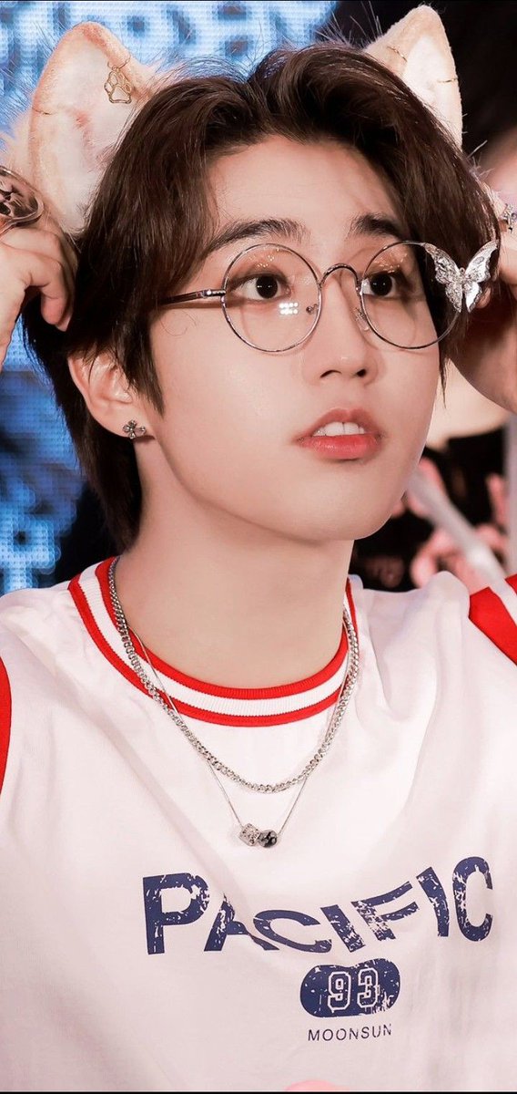 TrashkingOi's tweet photo. Han Jisung 🧎‍♀️🧎‍♀️ https://t.co/foeYXw88ef