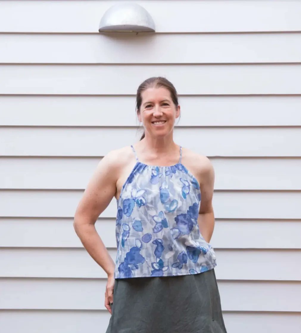 oliverands's tweet photo. The Enmore Halter Top sewn by @lightningmcstitch is so pretty in a blue floral print. 

Post your own photos of this style and you could win an advance copy of one of our upcoming fall patterns--before everyone else! 

Enmore Halter Dress + Top https://t.co/3JOQOUg7m4 https://t.co/c0cM7AZna8