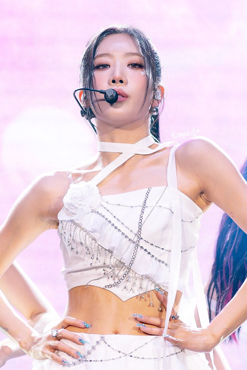 kim lip pics tweet media