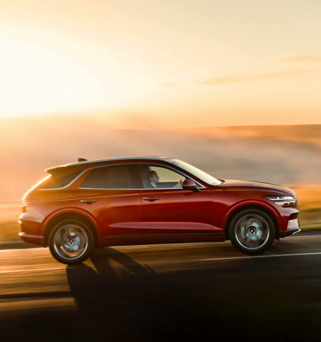 Handcrafted luxury. Progressive technology.

Experience every detail of our luxurious SUV collection. buff.ly/3KBIhfC