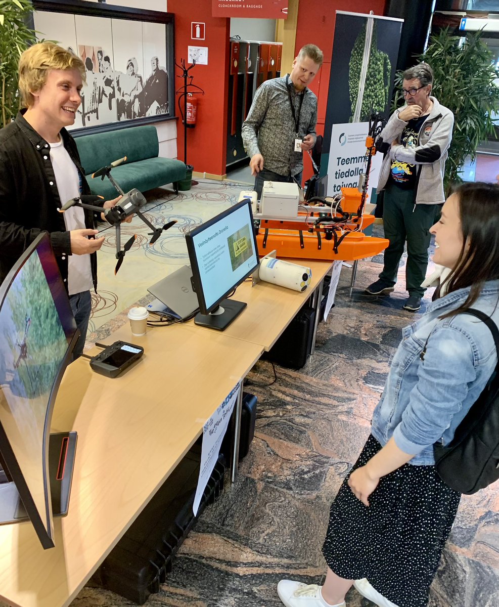 Tiedonjyväsiä, robotteja, helikoptereita ja visaisia kysymyksiä tutkijoille – niiden äärellä ollaan parhaillaan Joensuussa Tieteiden päivillä 2023 eli kaiken kansan tiedetapahtumassa! <a href="/Tieteenpaivat/">Tieteen päivät</a>