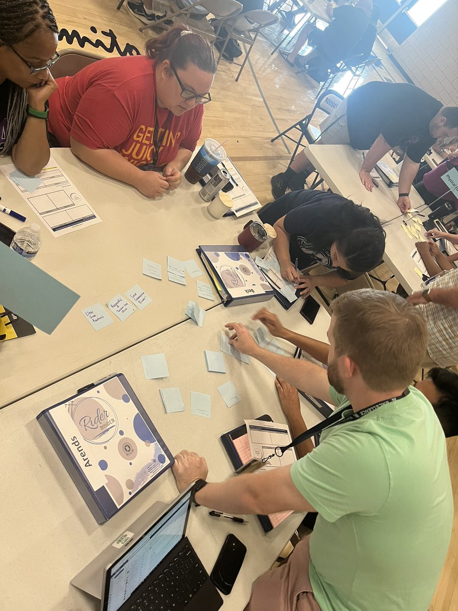 Starting our morning off by discussing what type of culture we want for both students and staff <a href="/DSMRoosevelt/">Des Moines Roosevelt</a> 🙌🏻