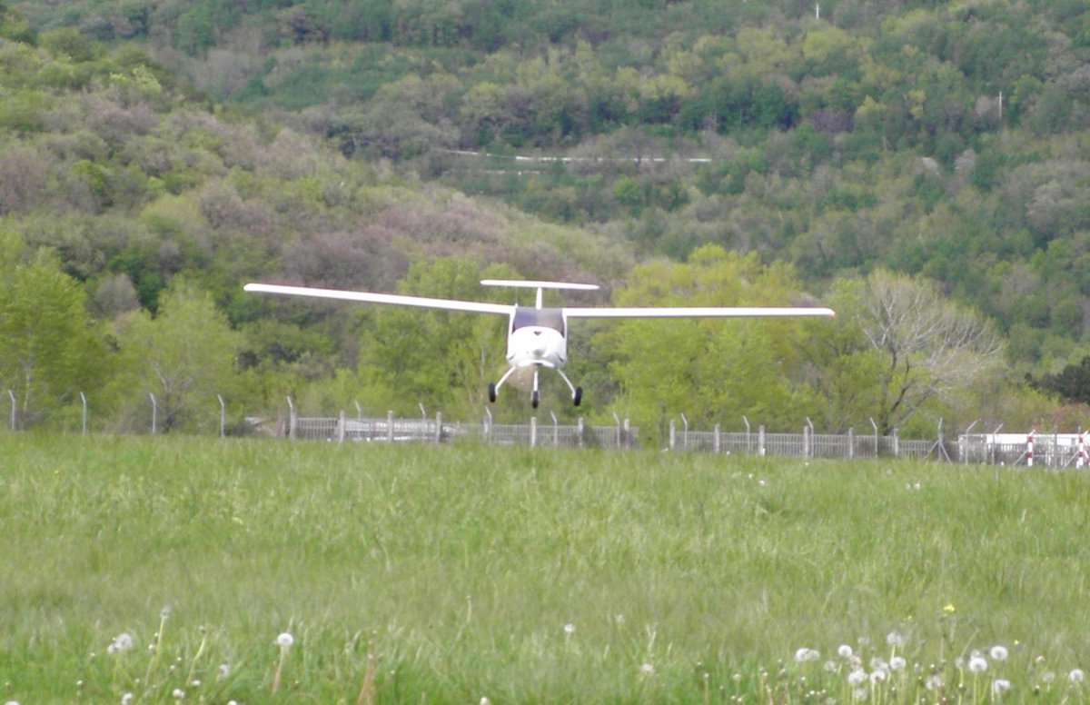 ElementalAvia's tweet photo. #flyingfriday in the most versatile pilot trainer the #pipistrelaircraft #textroneaviation Alpha Trainer ☑️
#flypipistrel #pipistrelalphatrainer #pilottraining #learntofly #flightschools #pipistrel #elementalaviation #avgeeks #lsaaircraft #rotaxengine #ifrtraining https://t.co/wjVGG5btgt