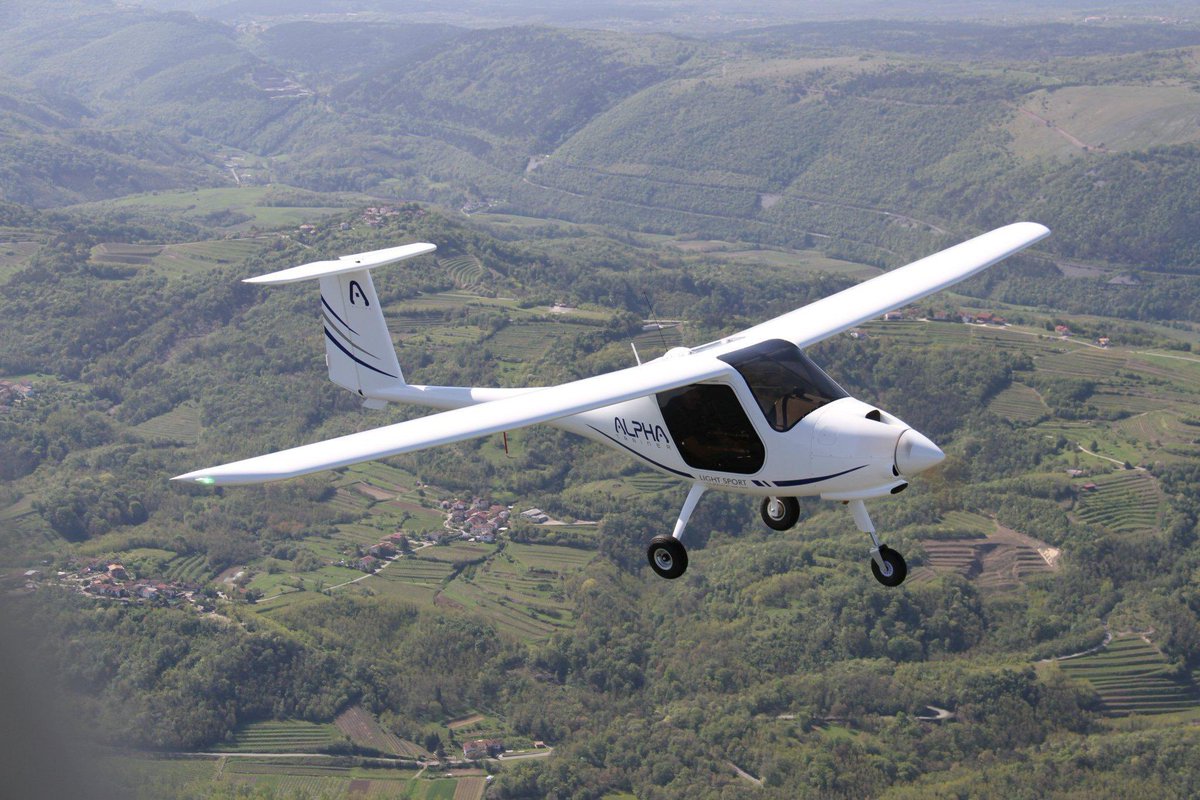 ElementalAvia's tweet photo. #flyingfriday in the most versatile pilot trainer the #pipistrelaircraft #textroneaviation Alpha Trainer ☑️
#flypipistrel #pipistrelalphatrainer #pilottraining #learntofly #flightschools #pipistrel #elementalaviation #avgeeks #lsaaircraft #rotaxengine #ifrtraining https://t.co/wjVGG5btgt