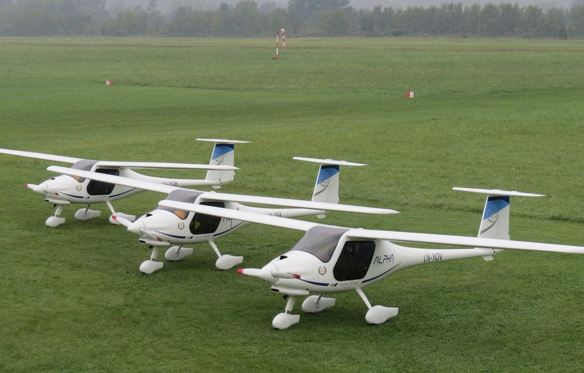 ElementalAvia's tweet photo. #flyingfriday in the most versatile pilot trainer the #pipistrelaircraft #textroneaviation Alpha Trainer ☑️
#flypipistrel #pipistrelalphatrainer #pilottraining #learntofly #flightschools #pipistrel #elementalaviation #avgeeks #lsaaircraft #rotaxengine #ifrtraining https://t.co/wjVGG5btgt