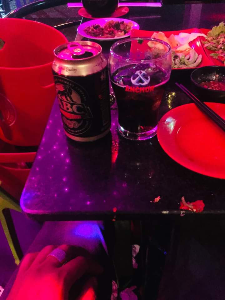 TheaReth202's tweet photo. 😂🤗🍺🍺 https://t.co/lyBaqmB7qQ