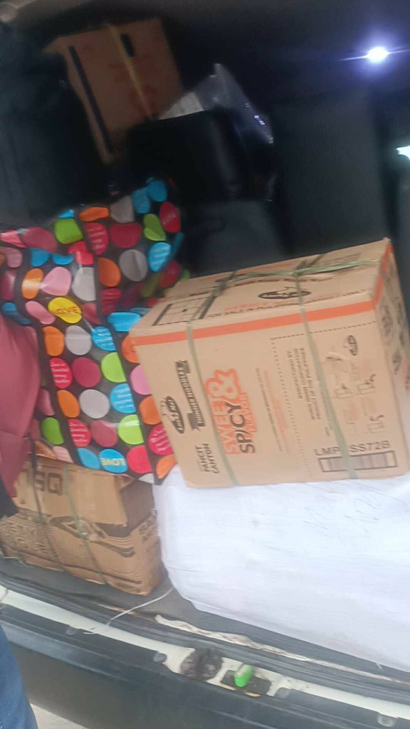KissEdGoldHeart's tweet photo. Salamat uli ng napakarami sa lahat ng tumulong kung paano ito naitawid. 🥹
(Lams nyo na yun kung sino-sino kayo 😘)
PALAMilk Tea for the snacks 🍪 🧃
Teachers of Marabon ES, Salamat Kaayo mga Ma’am. ♥️
Lahat ng kapurihan ay sa Kanya ☝🏼🙏🏻.

#BalikEskwela #PALAMilkTea https://t.co/k9MNgbVRD9