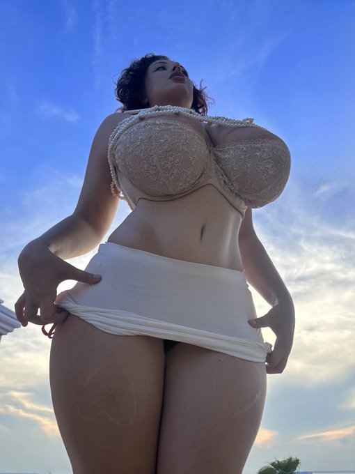 retweet if you like me😝 https://t.co/rusIHLVc0X