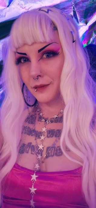 Happy Friday!   I finally got all dressed up and went to see the Barbie movie and I'm obsessed! Enjoy