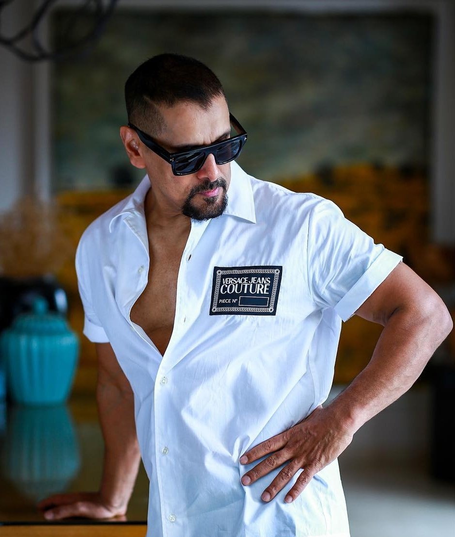 iammoviebuff007's tweet photo. Latest pics of Uber cool #ChiyaanVikram ..👌🔥🤩 https://t.co/FzceWUCqoZ