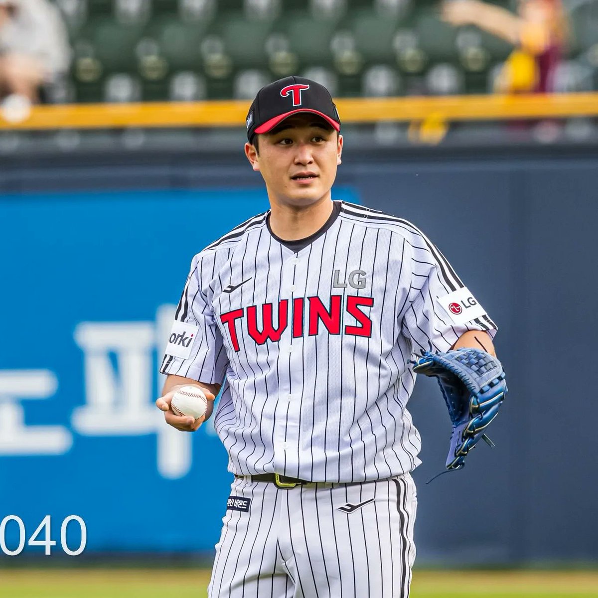 gift0040's tweet photo. "0819 인천대첩"
굳건히 버터낸 트윈스의 막강 투수진이 자랑스럽습니다.^^
최원태 (7이닝), 함덕주(8회), 고우석(9회), 유영찬(10회), 백승현(11회), 김진성(12회)
#무적엘지 #엘지트윈스 #0819인천대첩 #우리는부동의1위
#막강투수진 #1DXMark3 #캐논 #CANON, #ef300mmf28lisⅱusm https://t.co/LU44YNfKDU