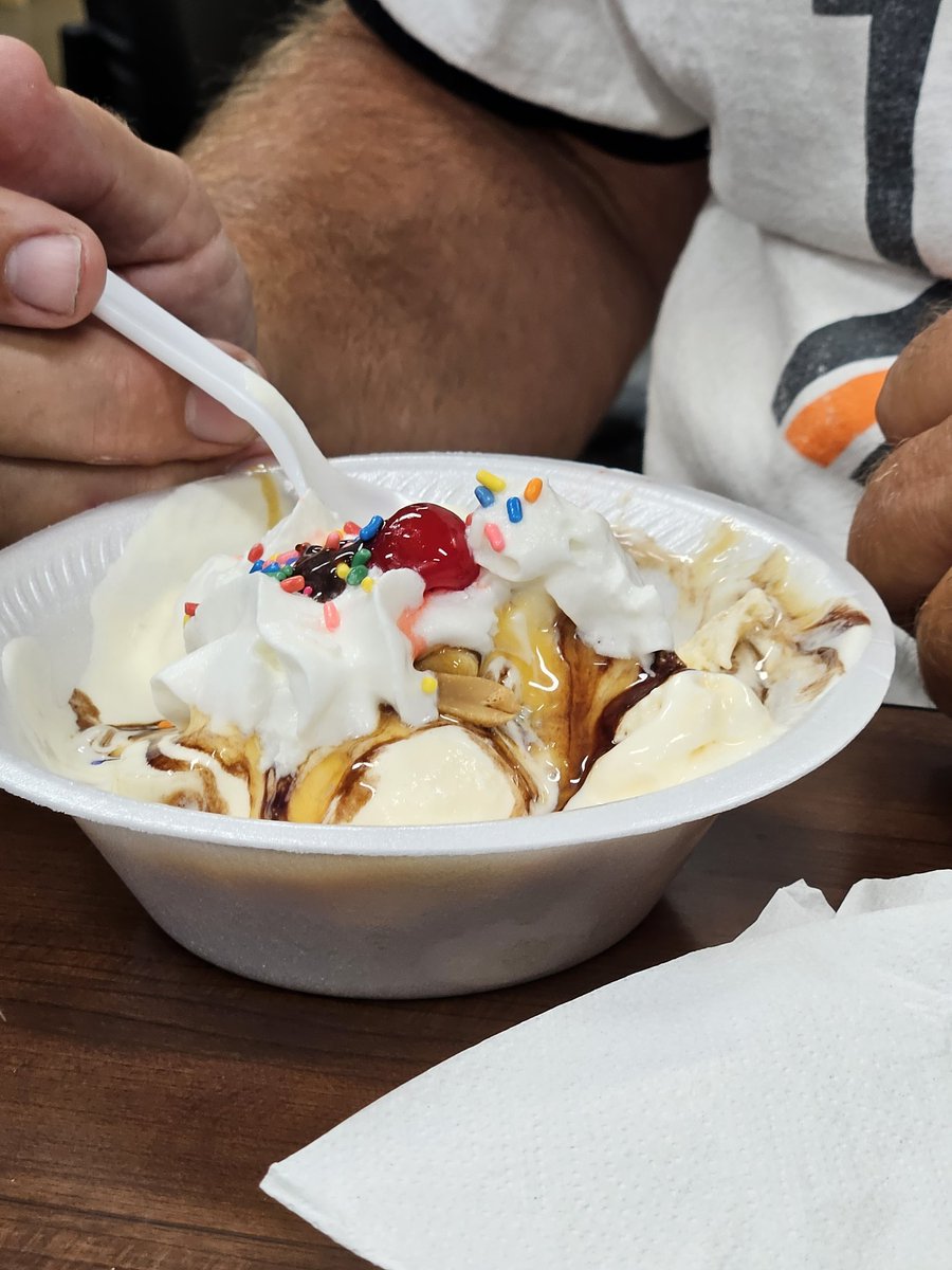 julie wolfe (@juliewolfe3859) on Twitter photo Banana split fund raiser for Fun Fund. Yum...
<a href="/HDKristofer/">Kristofer Smith</a>
<a href="/Dent_2Lindsay/">Erica Dent-Lindsay</a>
<a href="/MeganTorresD305/">Megan Torres</a>
<a href="/Stephan68335720/">Stephanie Hughey</a> Banana split fund raiser for Fun Fund. Yum...
<a href="/HDKristofer/">Kristofer Smith</a>
<a href="/Dent_2Lindsay/">Erica Dent-Lindsay</a>
<a href="/MeganTorresD305/">Megan Torres</a>
<a href="/Stephan68335720/">Stephanie Hughey</a>