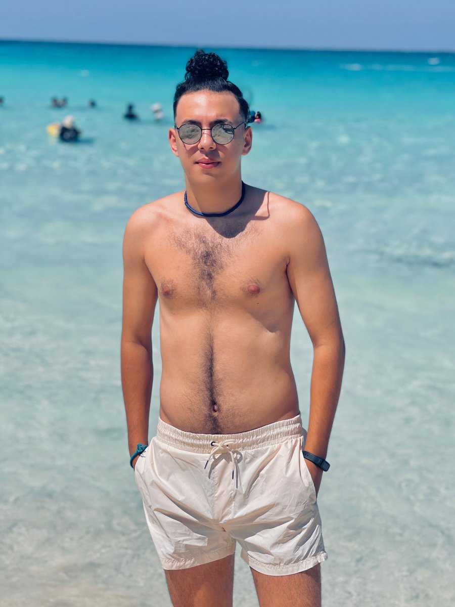Mahmoudkhled3's tweet photo. 🌊🐬 https://t.co/s0MFWZzxwO