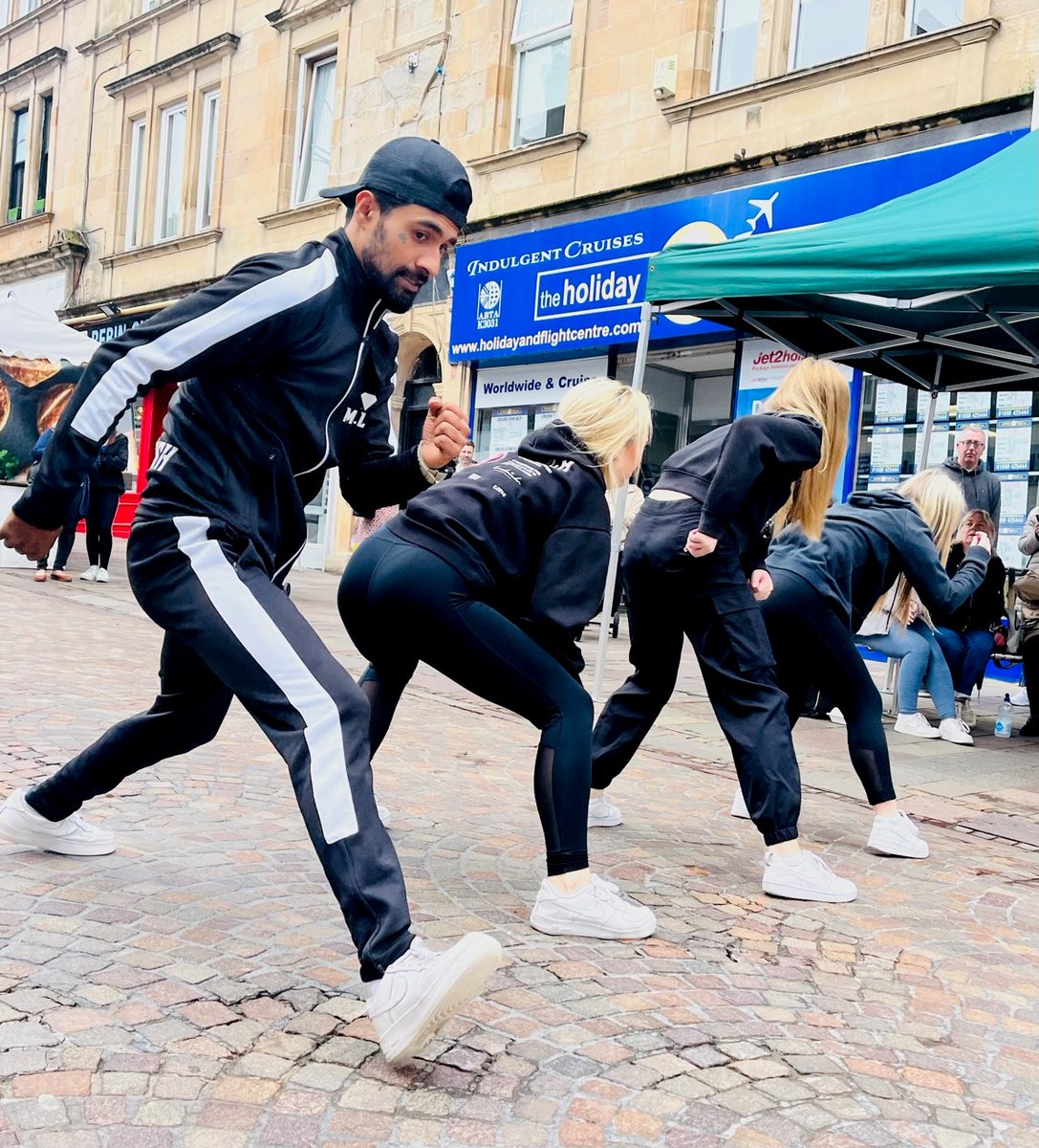 ScotlandsTowns's tweet image. ✨ @HamiltonOurTown's popular Saturday market was given a Scotland Loves Local makeover, building anticipation for #SLLWeek and showcasing local businesses 👏

lovelocal.scot/hamilton-our-t…