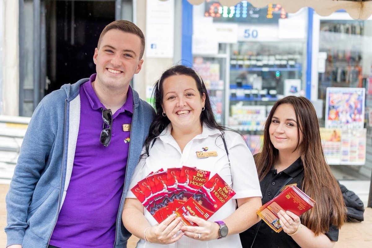 ScotlandsTowns's tweet image. ✨ @HamiltonOurTown's popular Saturday market was given a Scotland Loves Local makeover, building anticipation for #SLLWeek and showcasing local businesses 👏

lovelocal.scot/hamilton-our-t…