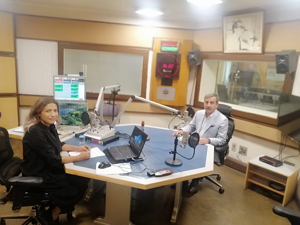 TRT Radyo 1'de Sn. Hüsniye Oral'ın hazırlayıp sunduğu TÜRKİYE NEYİ KONUŞTU? Programında Toplu sözleşme görüşmeleri ve detaylarını konuştuk. Nazik davetleri için kendilerine teşekkür ediyorum. <a href="/husniyeoral/">Hüsniye Oral</a>