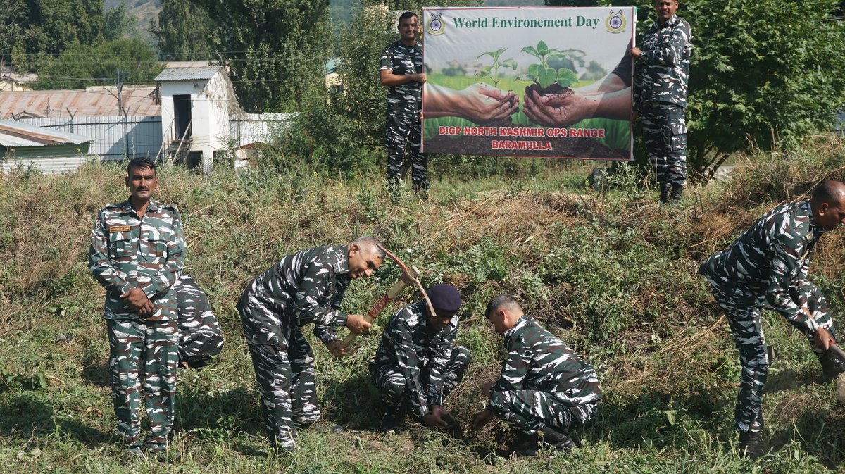 DIG OPS NKOR BARAMULLA tweet media