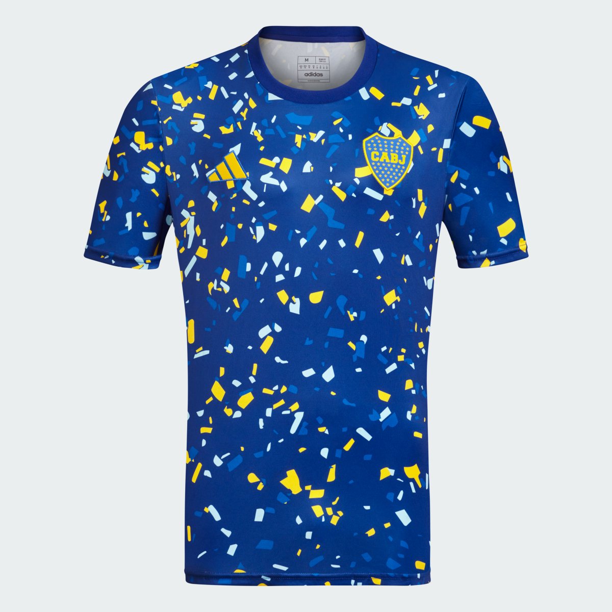 La nueva camiseta de calentamiento de Boca 23-24 de frente.