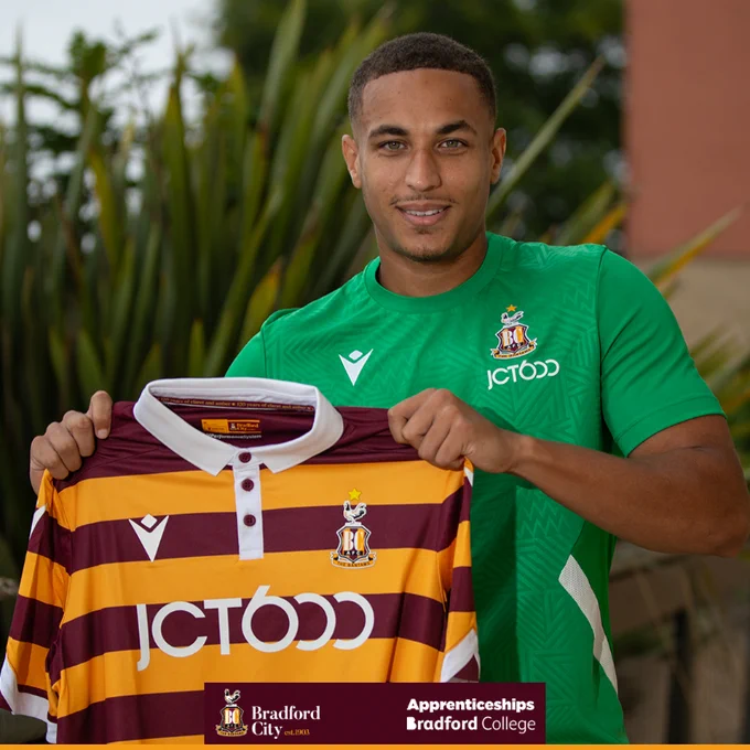 EFLInsider_'s tweet photo. #BCAFC Sign left sided defender, Lewis Richards from Wolverhampton Wanderers for £30,000 plus incentives!

Timi Odusina yesterday made advancements with unnamed team, understand from the National League, will not be in the matchday squad for the bantams' trip to Morecambe.

#WWFC https://t.co/9ZrhVidLVv