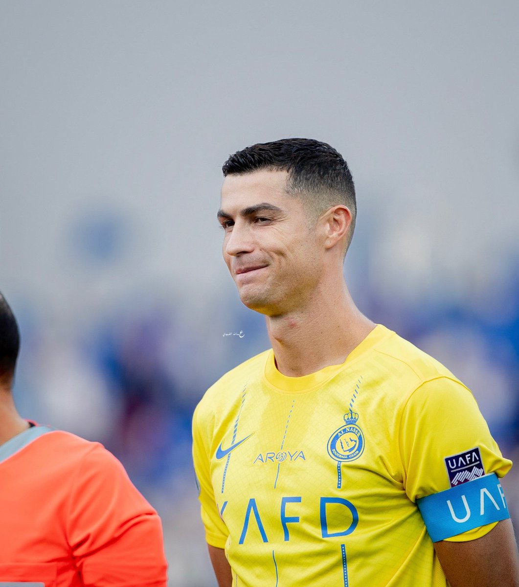 Cristiano's barber:

“The reason why Ronaldo did not change his haircut and continue with it is because of the summer and the hot weather.”