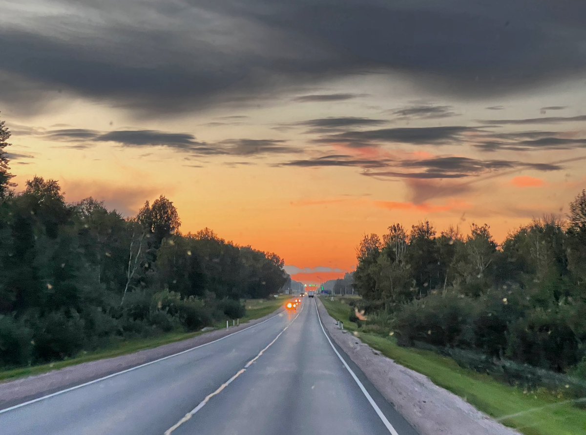 lugovs_lugovs1's tweet image. Не бывает дорог в никуда. #домой