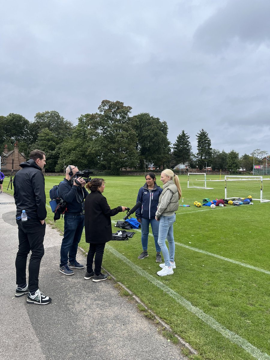 hill_u8's tweet photo. Thank you @BBCNewsnight for giving the players an opportunity to show their support for the @Lionesses #grassrootslionesses @mossleygirlsU11 https://t.co/tBcn8esZc6