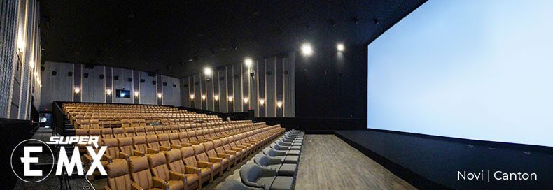 CineTimeCanada's tweet photo. All you #Michigan folk out there who get experience #Leo in #SuperEmax that is pretty cool ! I would say this is even better than #IMAX in terms of size the largest screen in the state. Approx 92 feet wide by 48 feet tall which is size of a basketball court. #Thalapathy https://t.co/Imjg6NWYLn