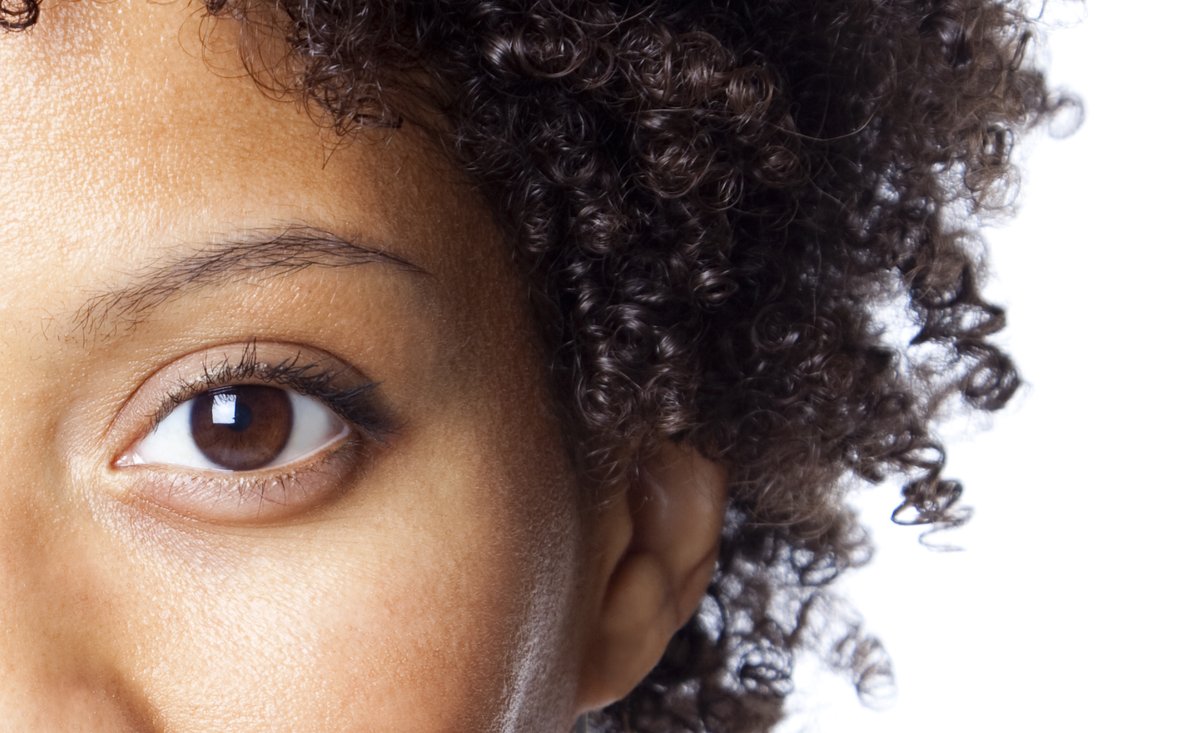 Water has germs that can stick to your contacts and harm your eyes! 💧 If water gets in your contact lenses, throw them away or disinfect them overnight in contact lens solution. Learn more about #ContactLenses: nei.nih.gov/learn-about-ey…